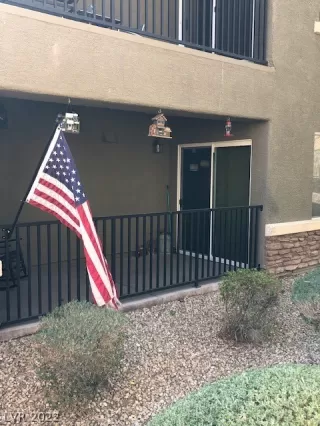 Photo #2: 2371142 Listing