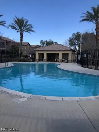 Photo #5: 2371142 Listing