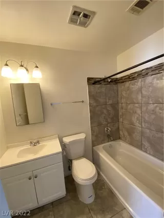 Photo #5: 2371149 Listing 