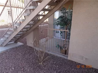Photo #2: 2371157 Listing 