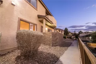 Photo #1: 2371195 Listing 