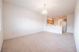 Photo #6: 2371195 Listing 