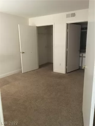 Photo #3: 2371199 Listing