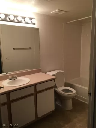 Photo #4: 2371199 Listing