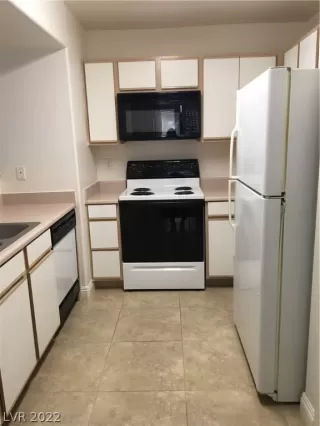 Photo #5: 2371199 Listing