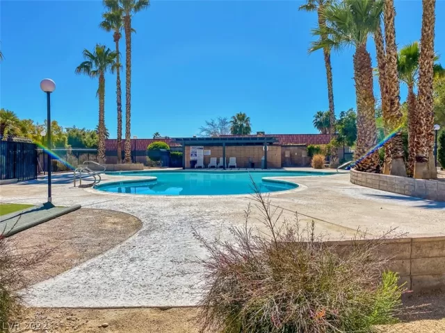 MLS: 2371217 Condo For Sale