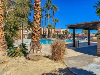 Photo #2: 2371217 Listing 