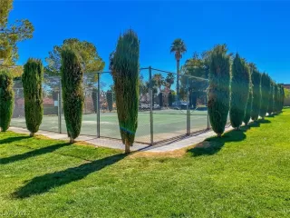 Photo #4: 2371217 Listing 