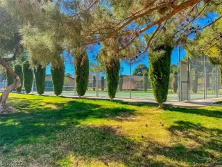 Photo #5: 2371217 Listing 