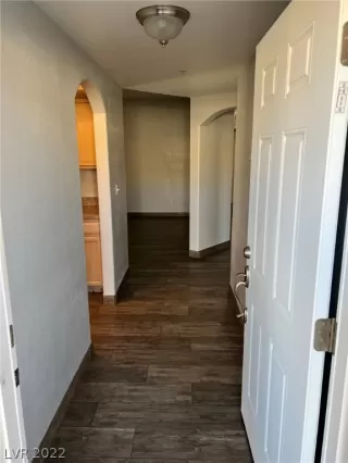 Photo #3: 2371235 Listing