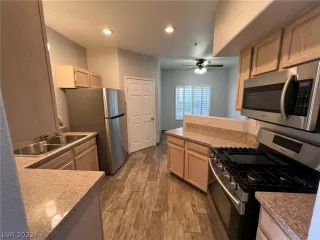 Photo #5: 2371235 Listing