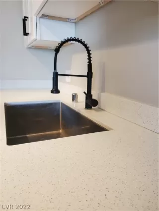 Photo #6: 2371253 Listing