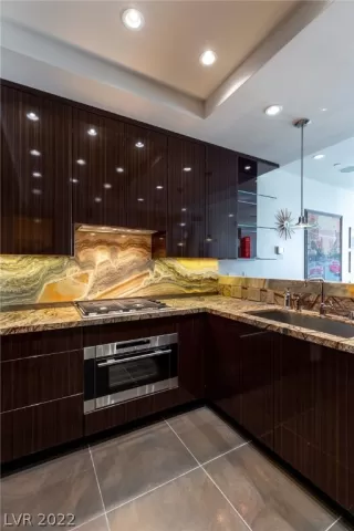 Photo #1: 2371270 Listing 