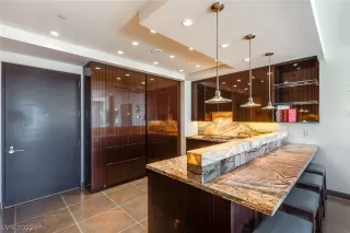 Photo #2: 2371270 Listing 