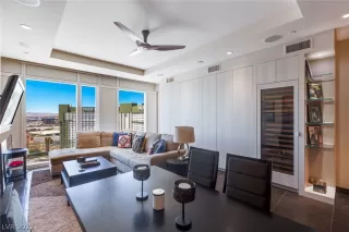 Photo #5: 2371270 Listing 