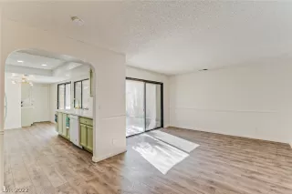 Photo #6: 2371289 Listing 