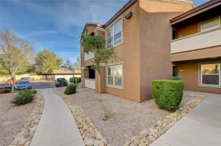 Photo #1: 2371292 Listing