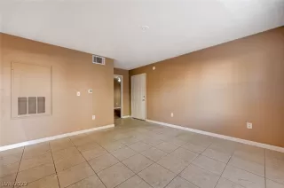 Photo #4: 2371292 Listing