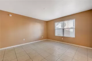 Photo #5: 2371292 Listing