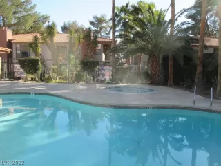 Photo #5: 2371316 Listing 