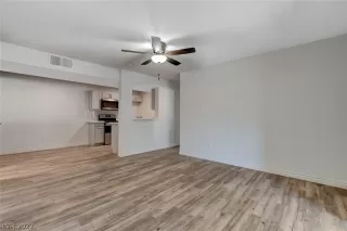 Photo #2: 2371328 Listing