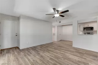 Photo #3: 2371328 Listing