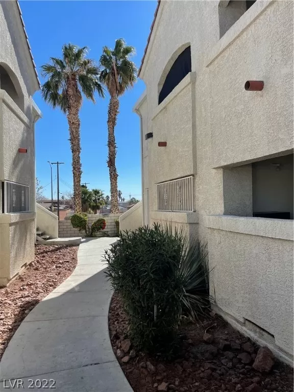 MLS: 2371338 Condo For Sale