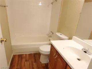 Photo #2: 2371340 Listing