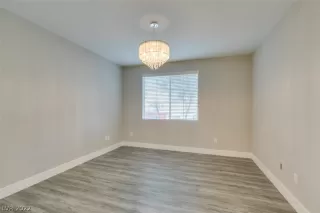 Photo #2: 2371345 Listing