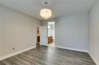 Photo #3: 2371345 Listing