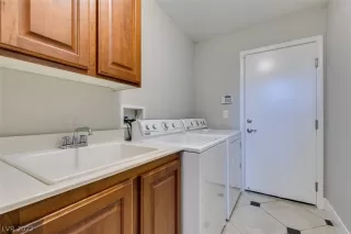 Photo #5: 2371345 Listing