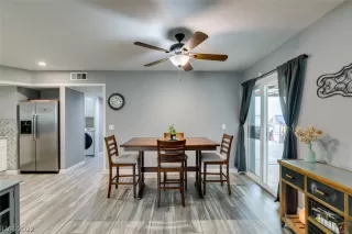 Photo #4: 2371354 Listing