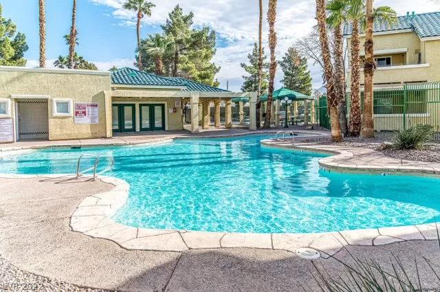 MLS: 2371362 Condo For Sale