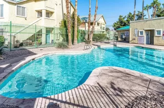 Photo #1: 2371362 Listing