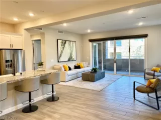 Photo #1: 2371369 Listing