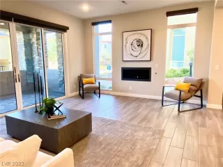 Photo #2: 2371369 Listing