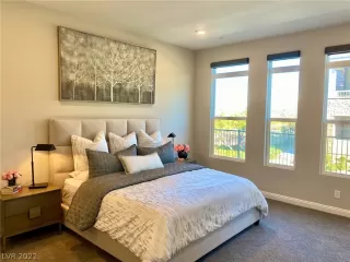 Photo #6: 2371369 Listing