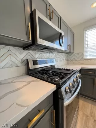 Photo #2: 2371398 Listing 