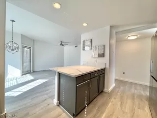 Photo #5: 2371398 Listing 