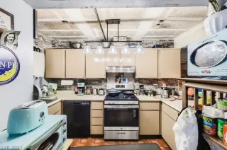 Photo #5: 2371404 Listing 