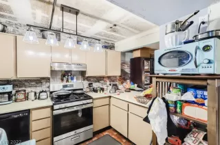 Photo #6: 2371404 Listing 