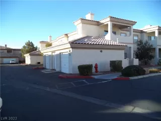 Photo #2: 2371423 Listing