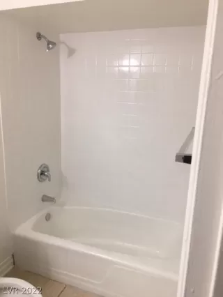 Photo #6: 2371432 Listing 