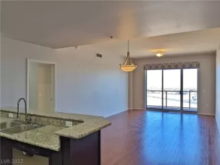 Photo #5: 2371451 Listing 
