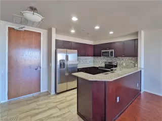 Photo #6: 2371451 Listing 