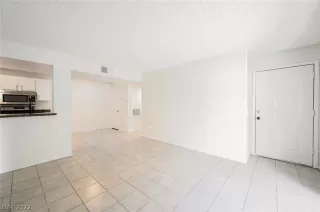 Photo #4: 2371464 Listing 