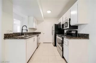 Photo #6: 2371464 Listing 