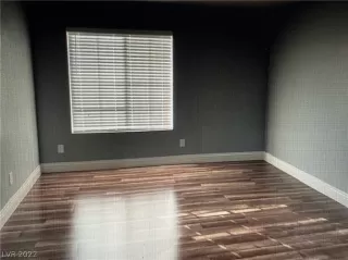 Photo #4: 2371472 Listing