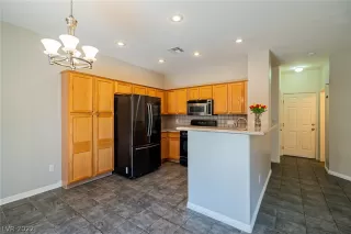 Photo #6: 2371474 Listing