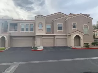 Photo #2: 2371484 Listing